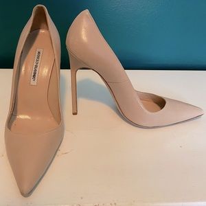 Manolo Blahnik beige leather pointed-toe pumps
